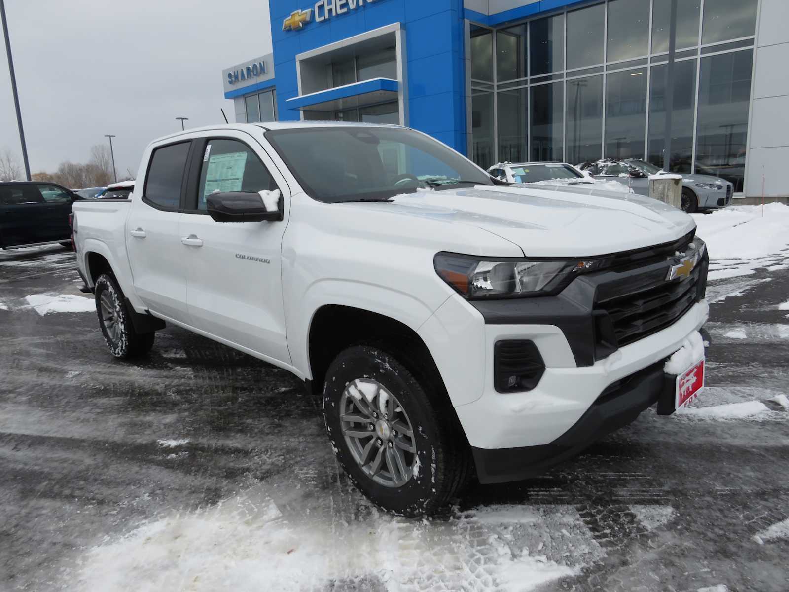 2024 Chevrolet Colorado 4WD LT Crew Cab 2