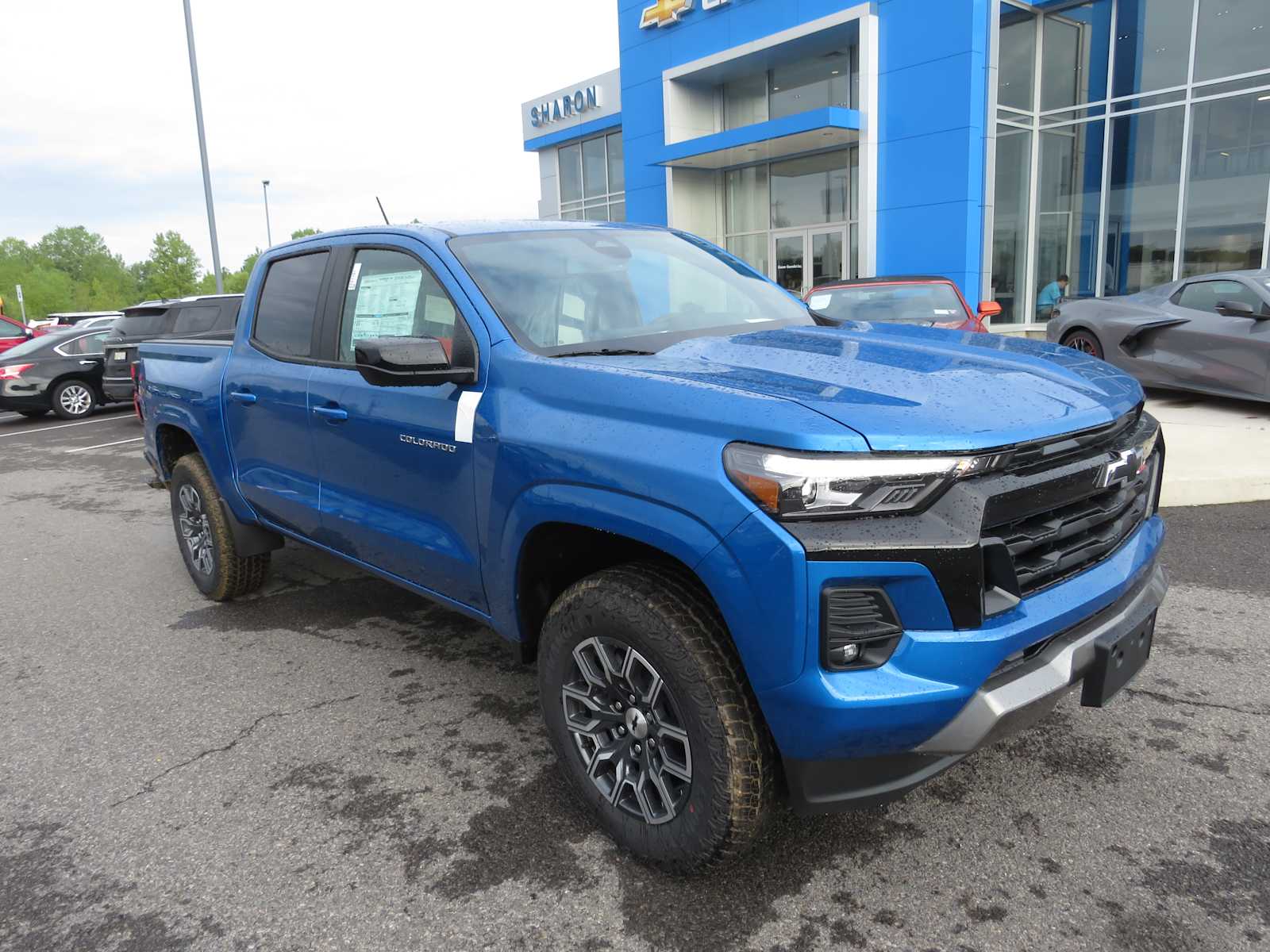 2024 Chevrolet Colorado 4WD Z71 Crew Cab 2