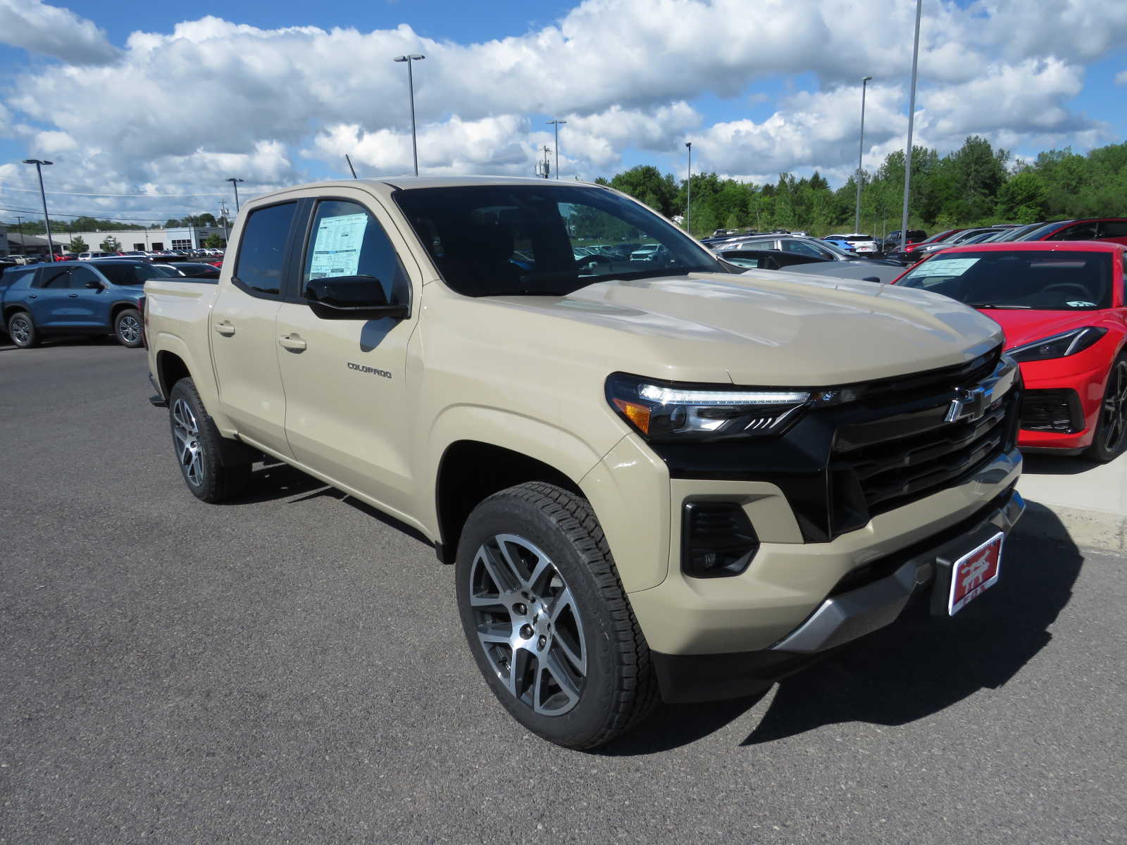 2024 Chevrolet Colorado 4WD Z71 Crew Cab 2