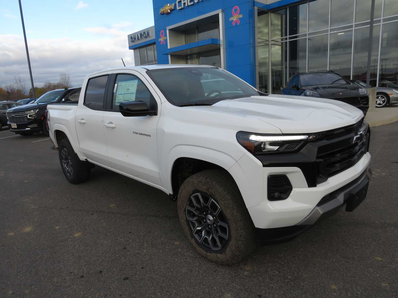 2024 Chevrolet Colorado 4WD Z71 Crew Cab 2