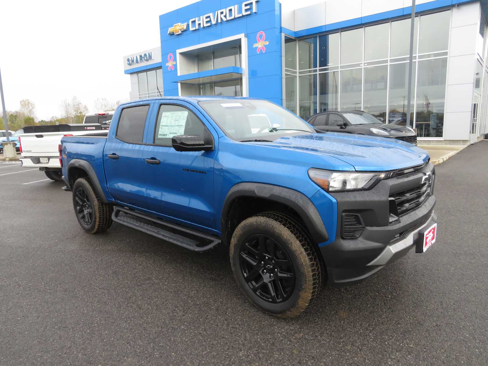 2024 Chevrolet Colorado 4WD Trail Boss Crew Cab 2