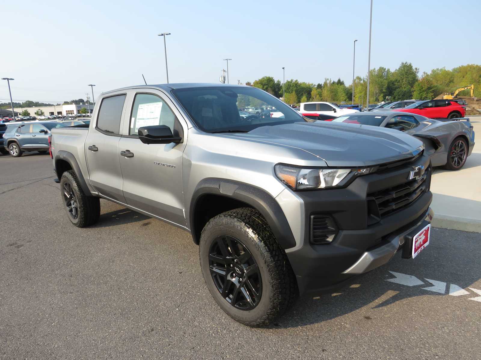 2024 Chevrolet Colorado 4WD Trail Boss Crew Cab 2