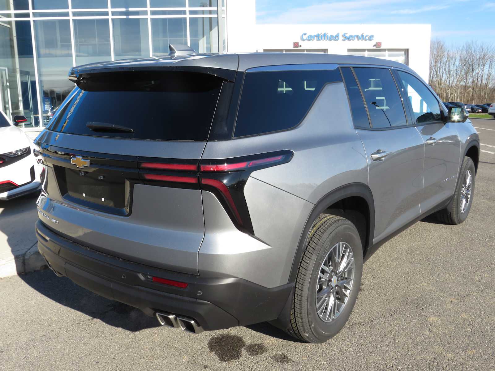 2024 Chevrolet Traverse AWD LS 2