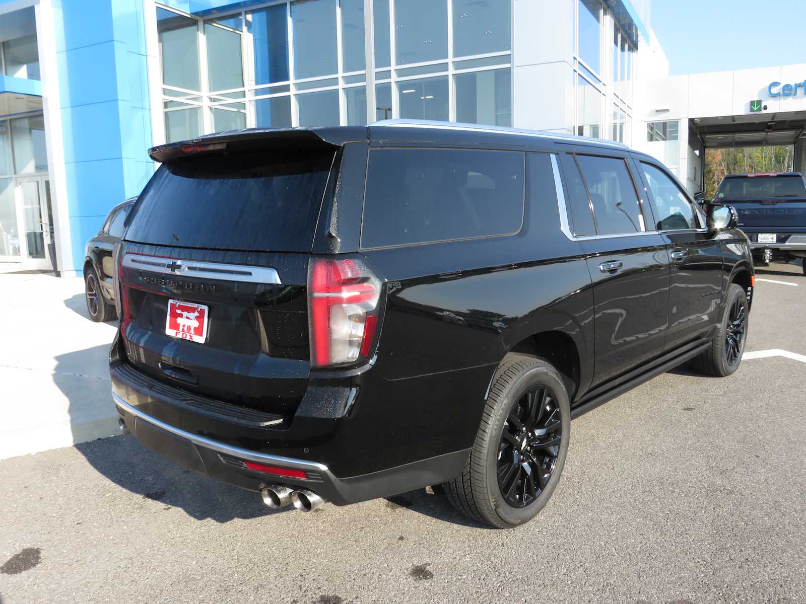 2024 Chevrolet Suburban High Country 2