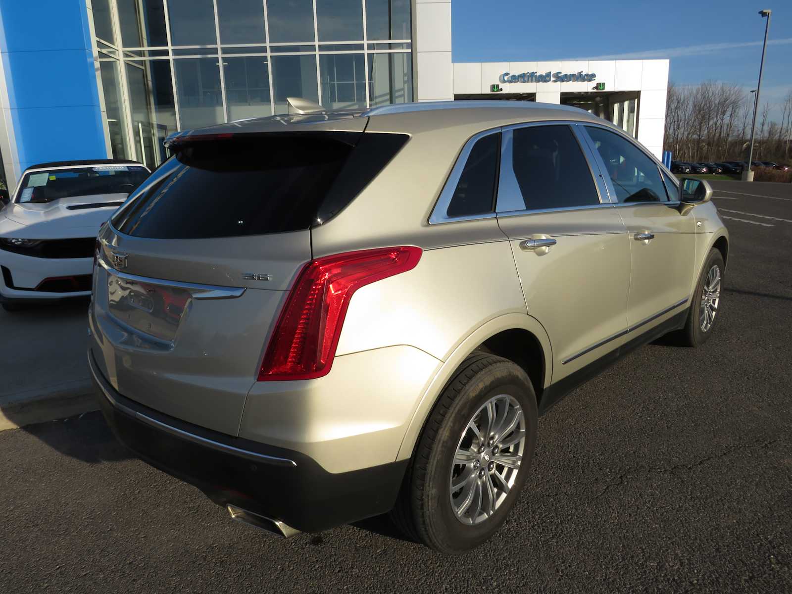 2017 Cadillac XT5 Luxury AWD 3