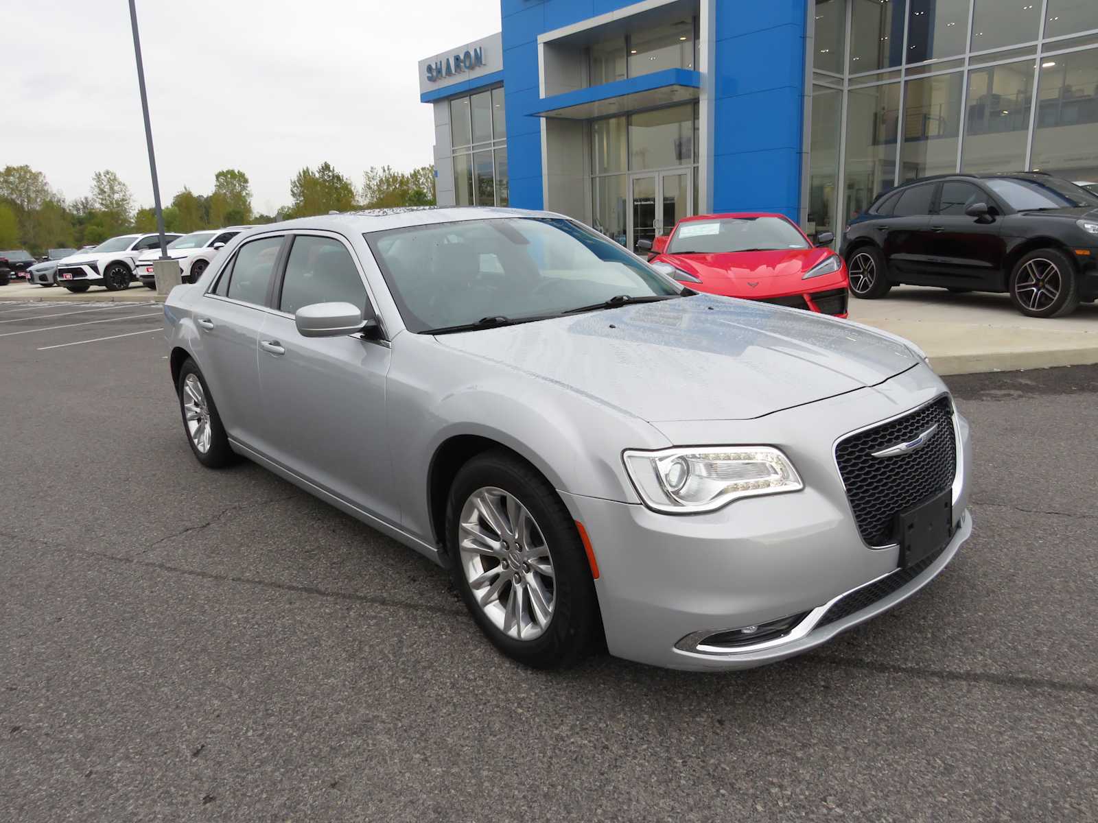 2020 Chrysler 300 Touring L 2