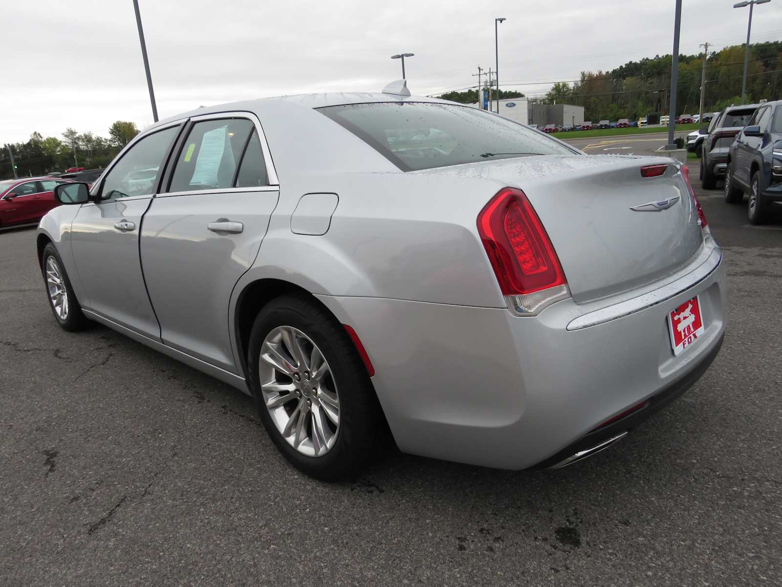 2020 Chrysler 300 Touring L 5