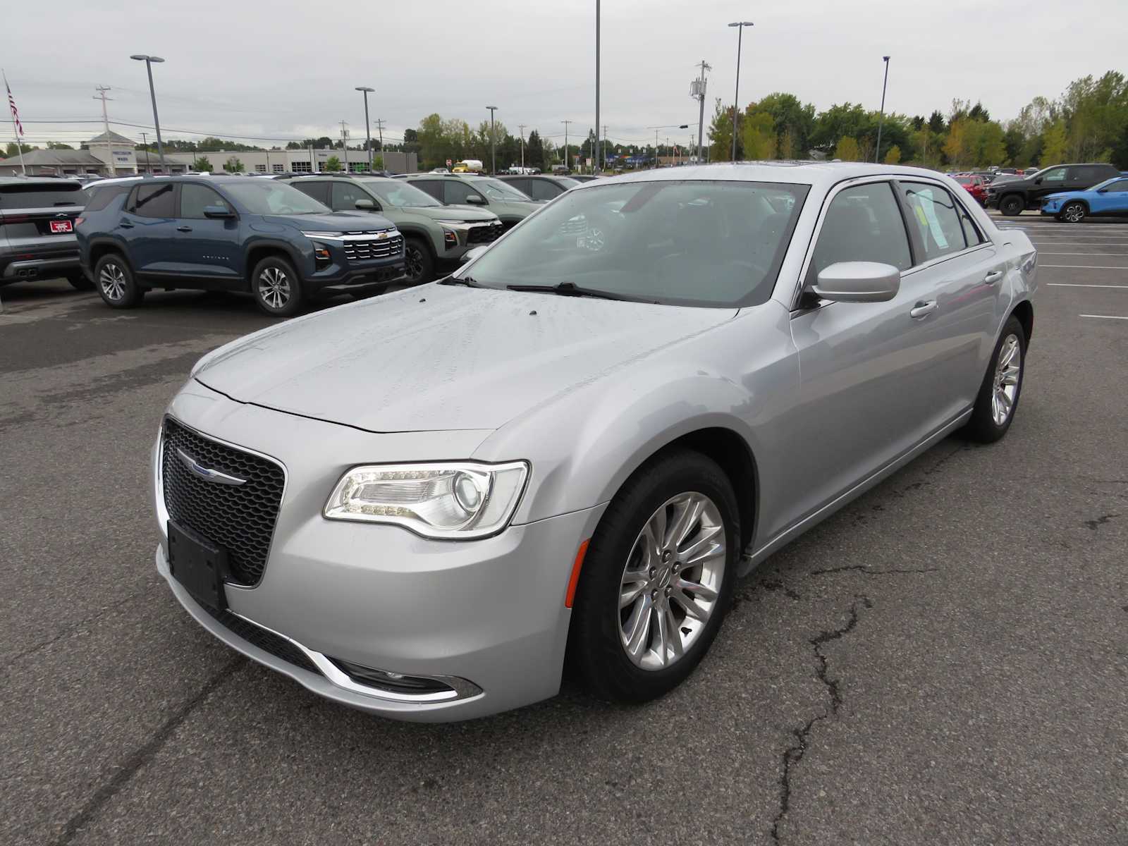 2020 Chrysler 300 Touring L 6