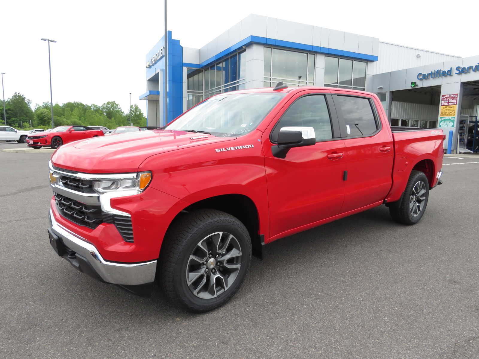 2024 Chevrolet Silverado 1500 LT 4WD Crew Cab 147 10