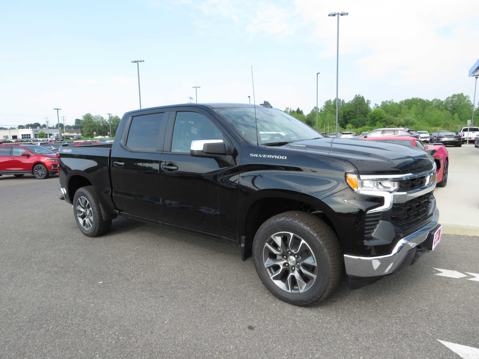 2024 Chevrolet Silverado 1500 LT 4WD Crew Cab 147 3