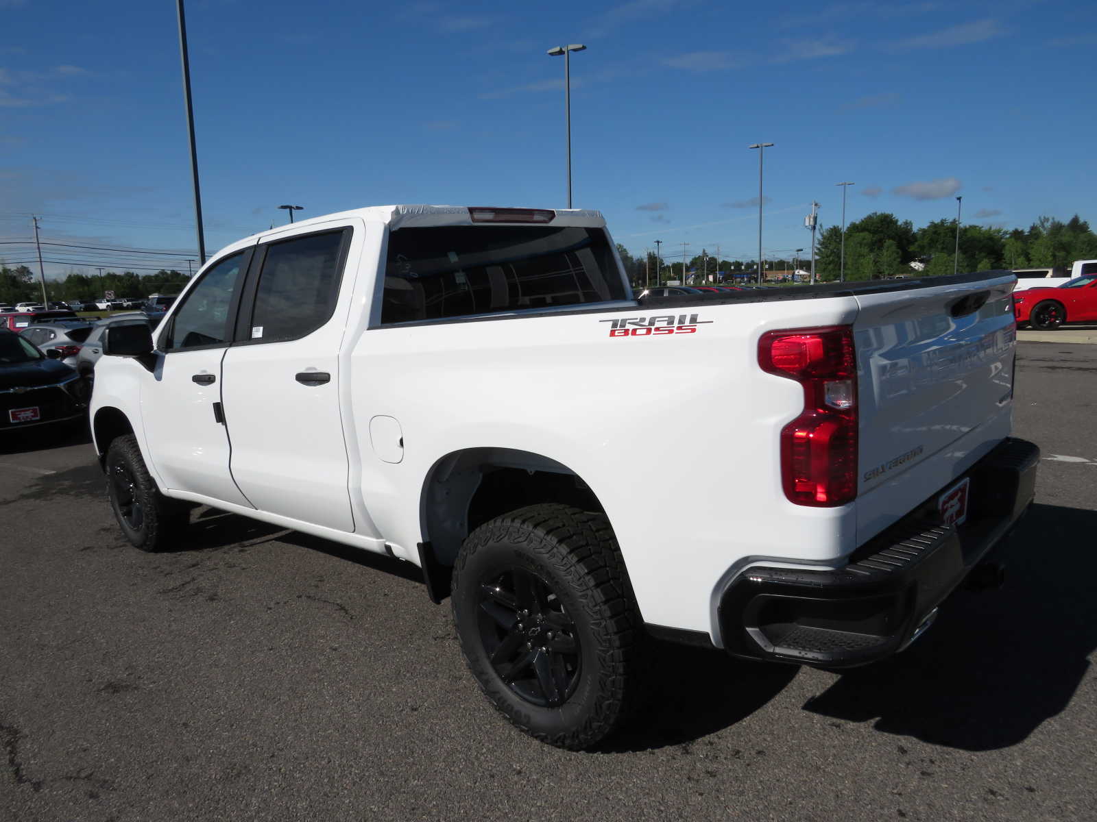 2024 Chevrolet Silverado 1500 Custom Trail Boss 4WD Crew Cab 147 8