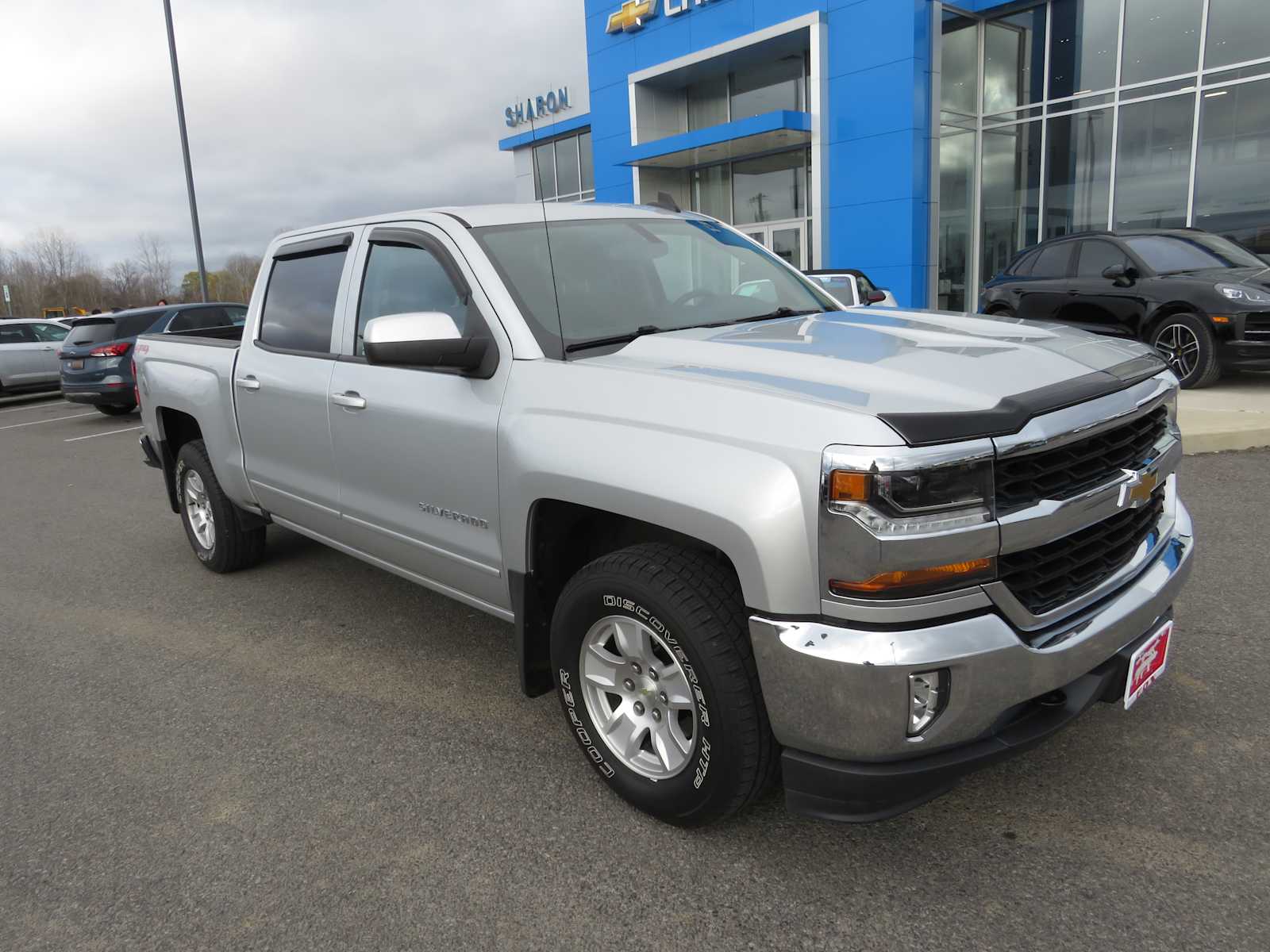 2018 Chevrolet Silverado 1500 LT 4WD Crew Cab 143.5 2