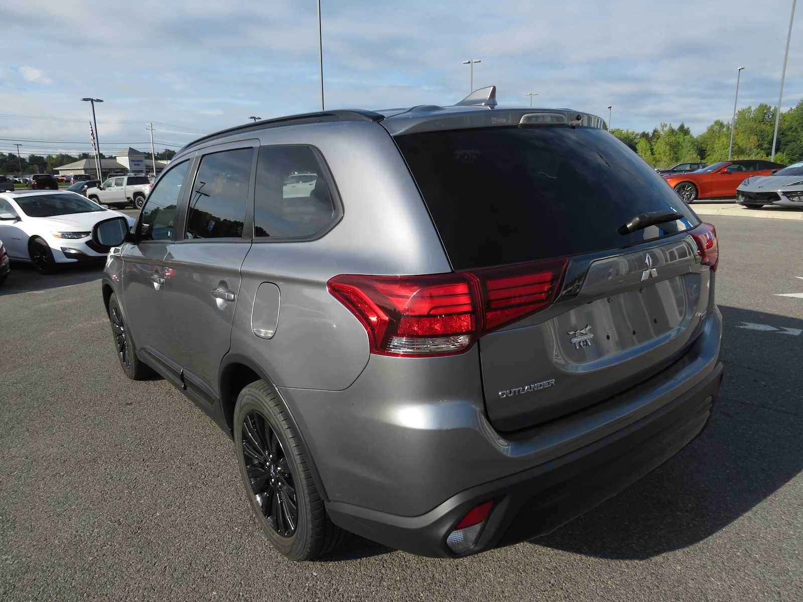 2020 Mitsubishi Outlander LE 10