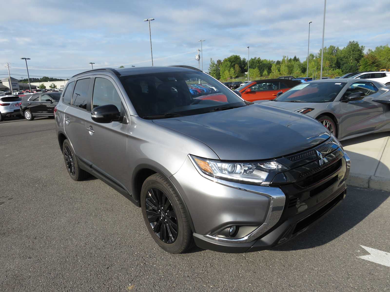 2020 Mitsubishi Outlander LE 2