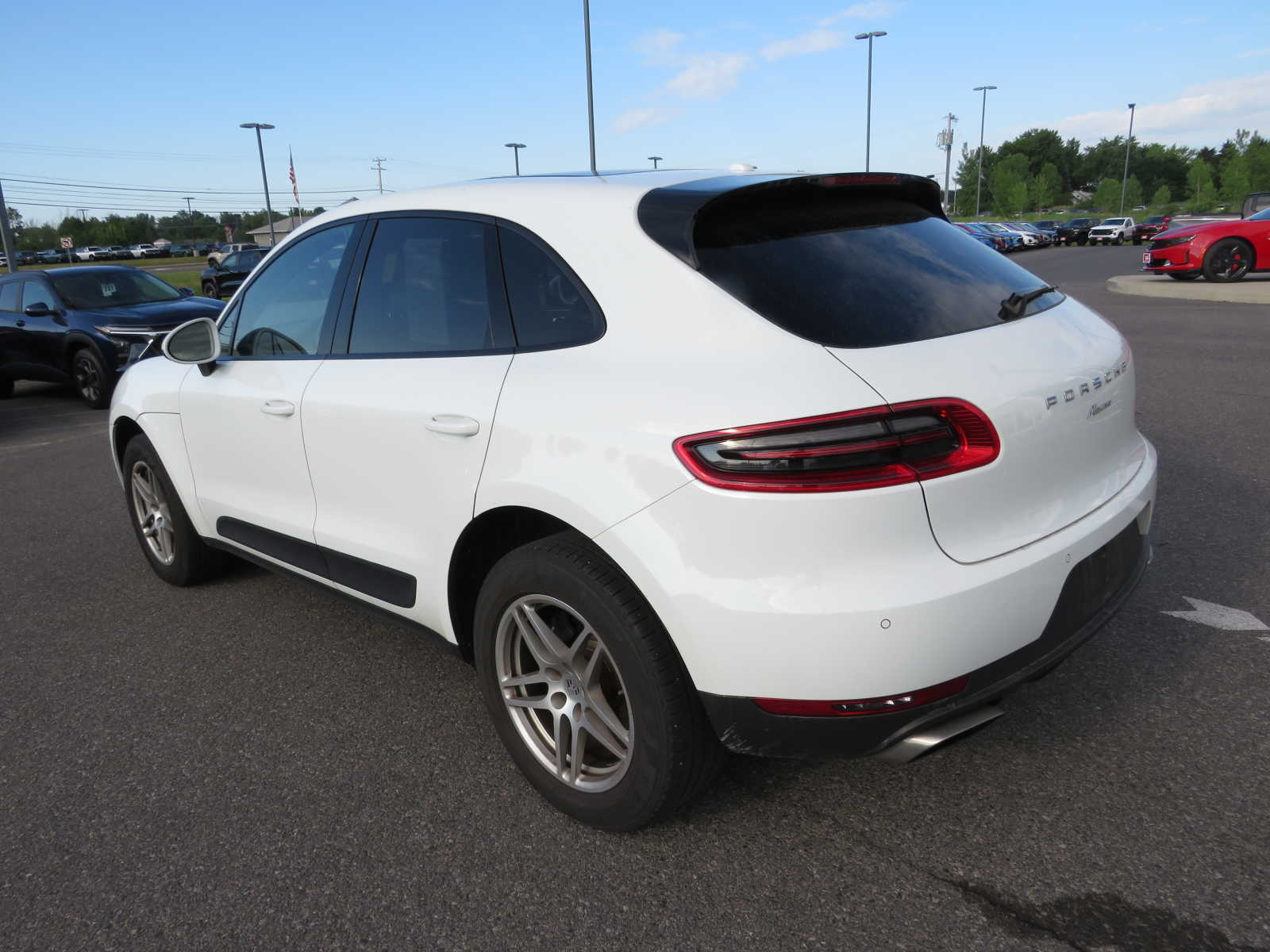 2018 Porsche Macan  12