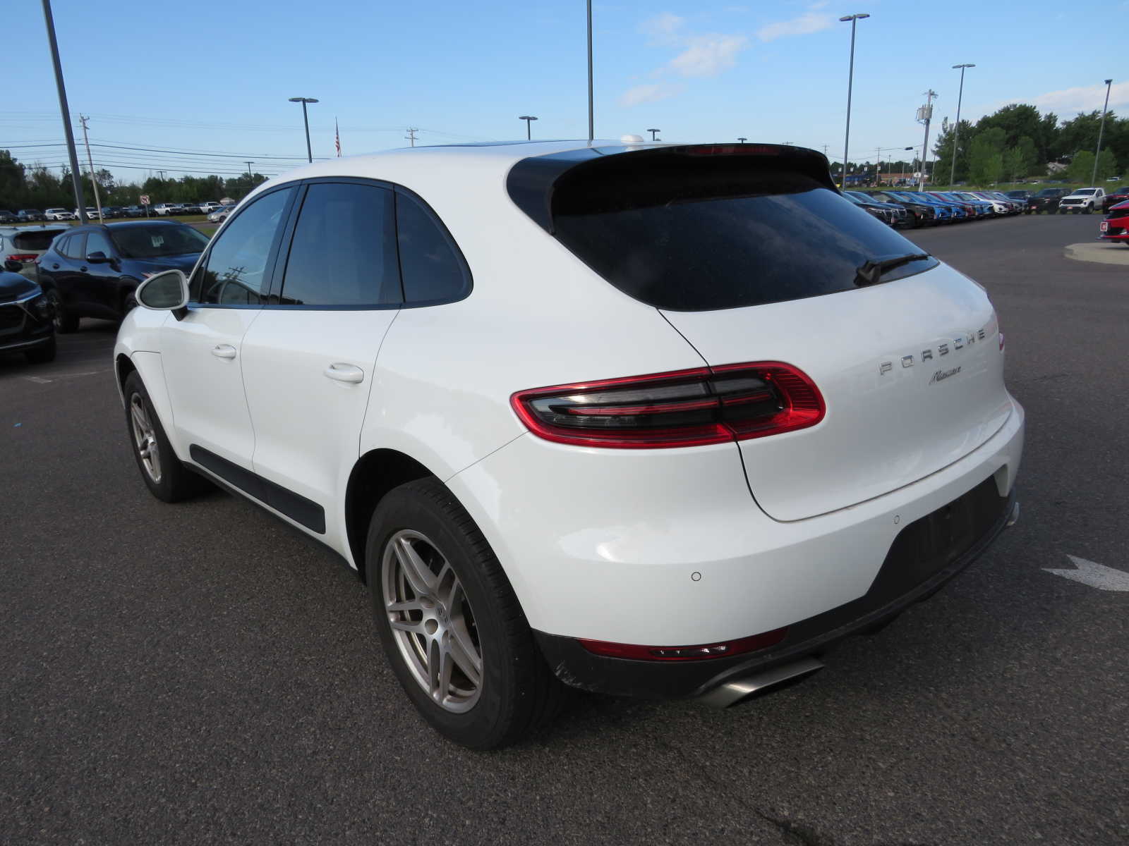 2018 Porsche Macan  13