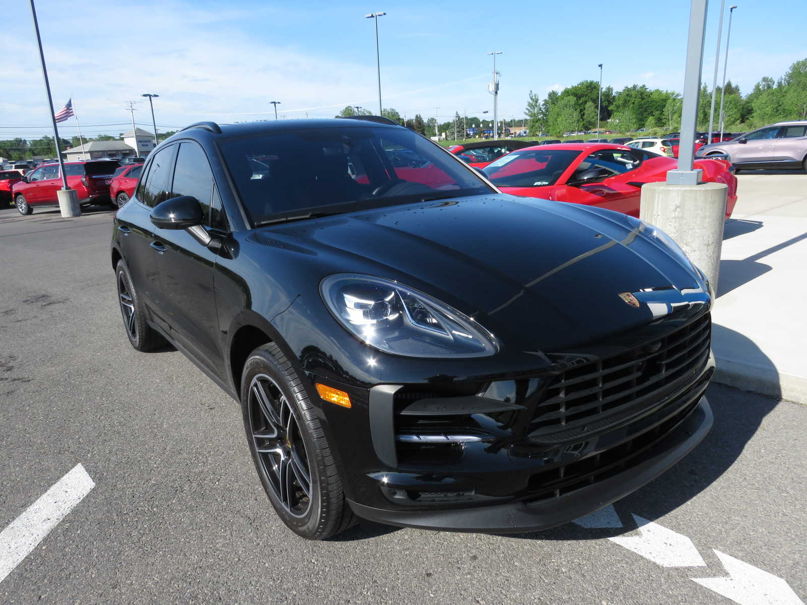 2021 Porsche Macan S 2