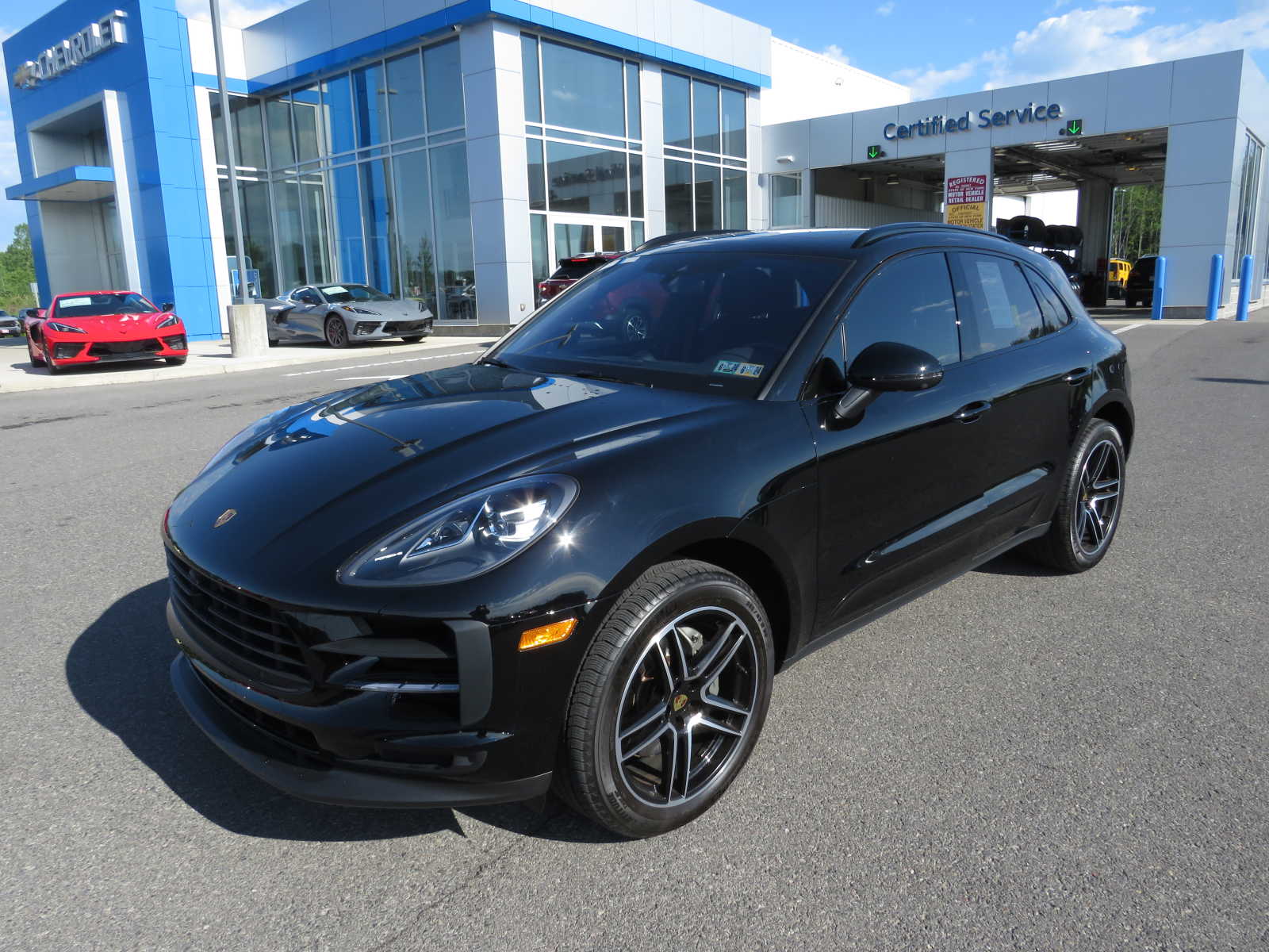 2021 Porsche Macan S 10