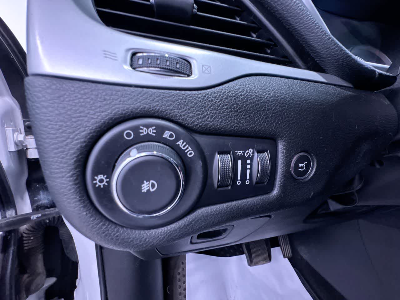 used 2016 Jeep Cherokee car, priced at $8,026