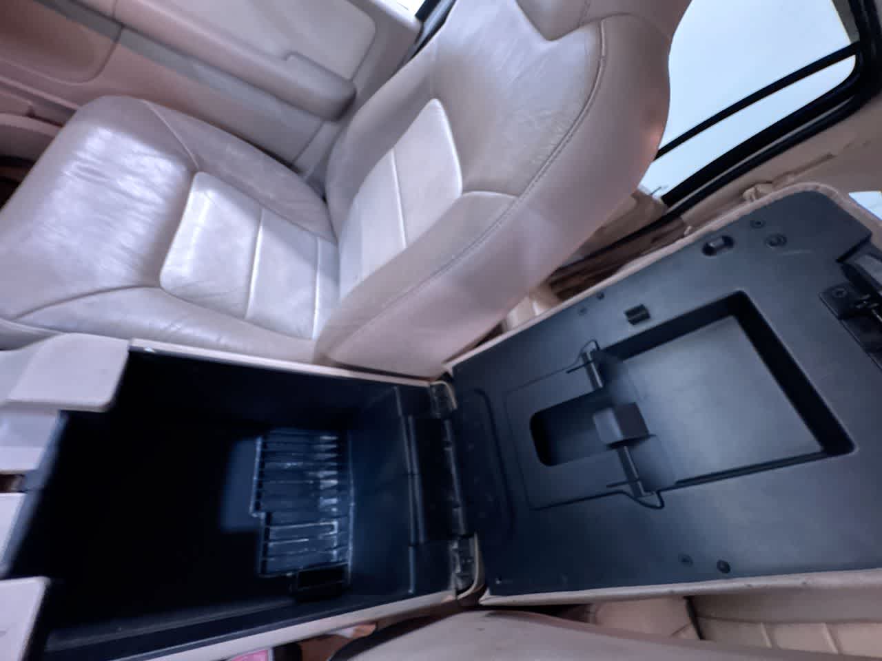 used 2003 Ford Expedition car, priced at $3,223