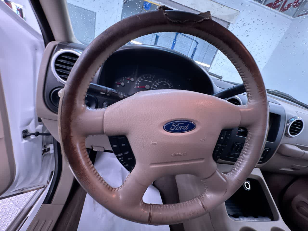 used 2003 Ford Expedition car, priced at $3,223