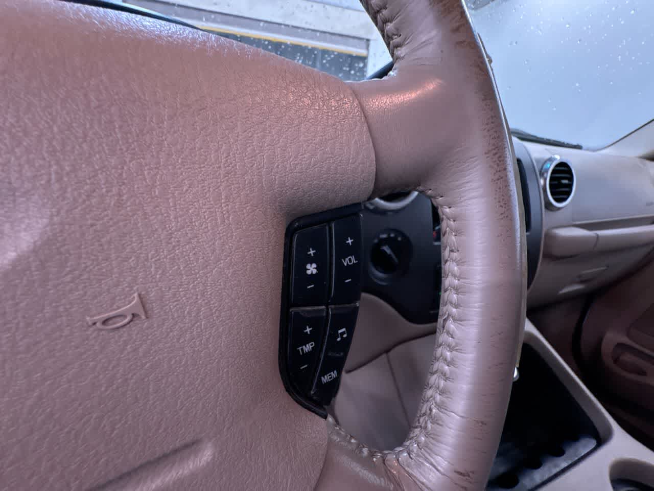 used 2003 Ford Expedition car, priced at $3,223