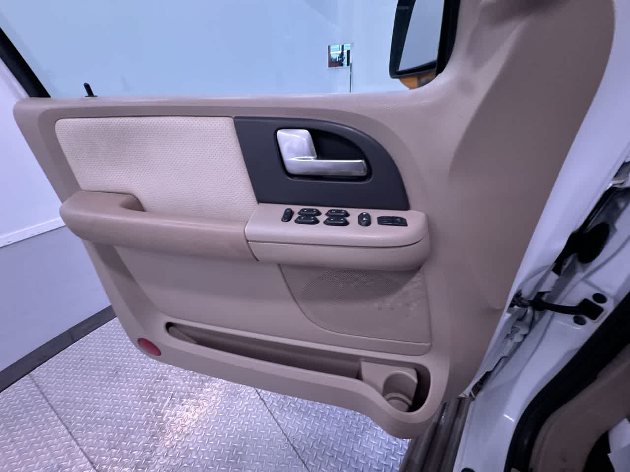 used 2003 Ford Expedition car, priced at $3,223