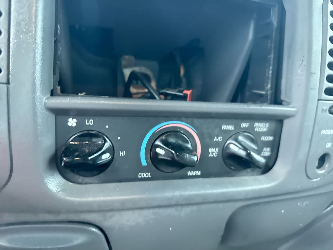 used 2000 Ford F-150 car, priced at $5,500