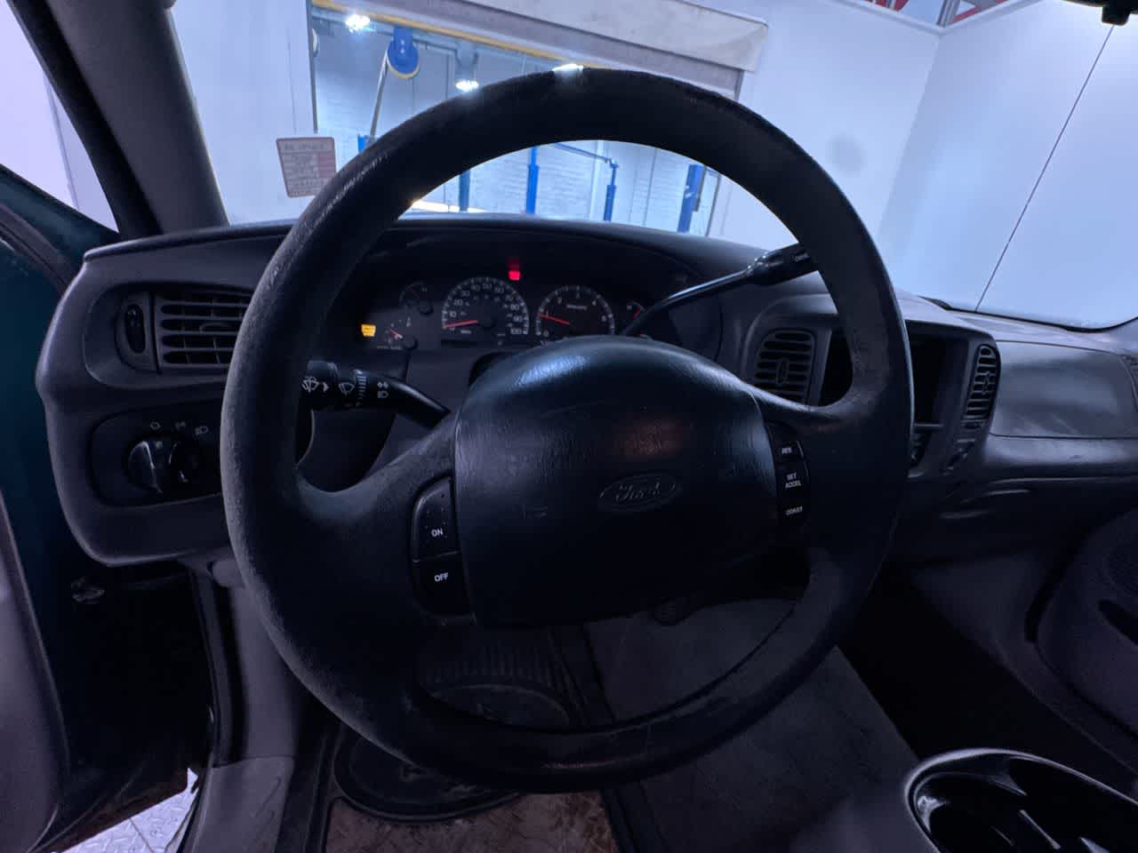 used 2000 Ford F-150 car, priced at $5,500