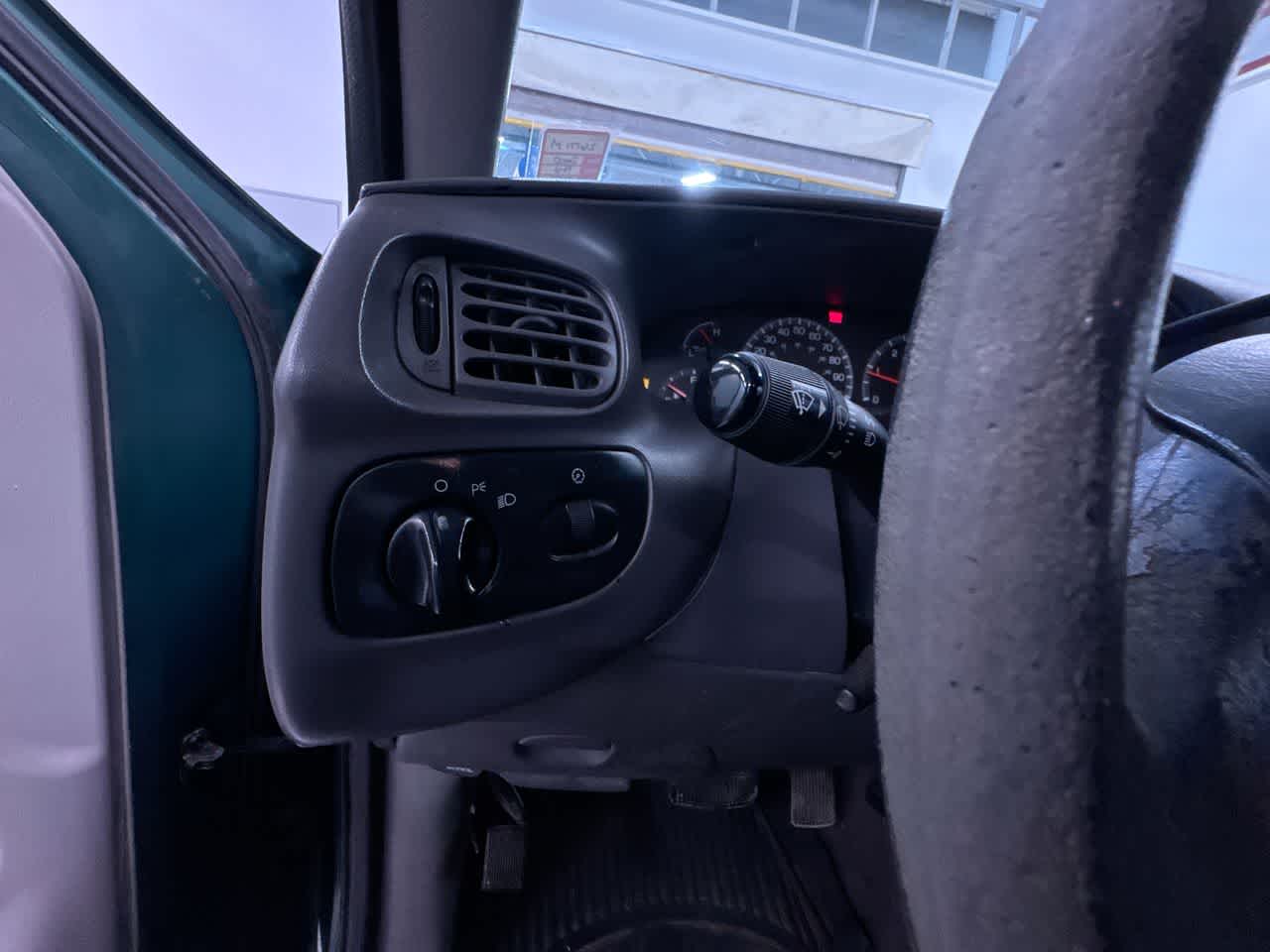 used 2000 Ford F-150 car, priced at $5,500