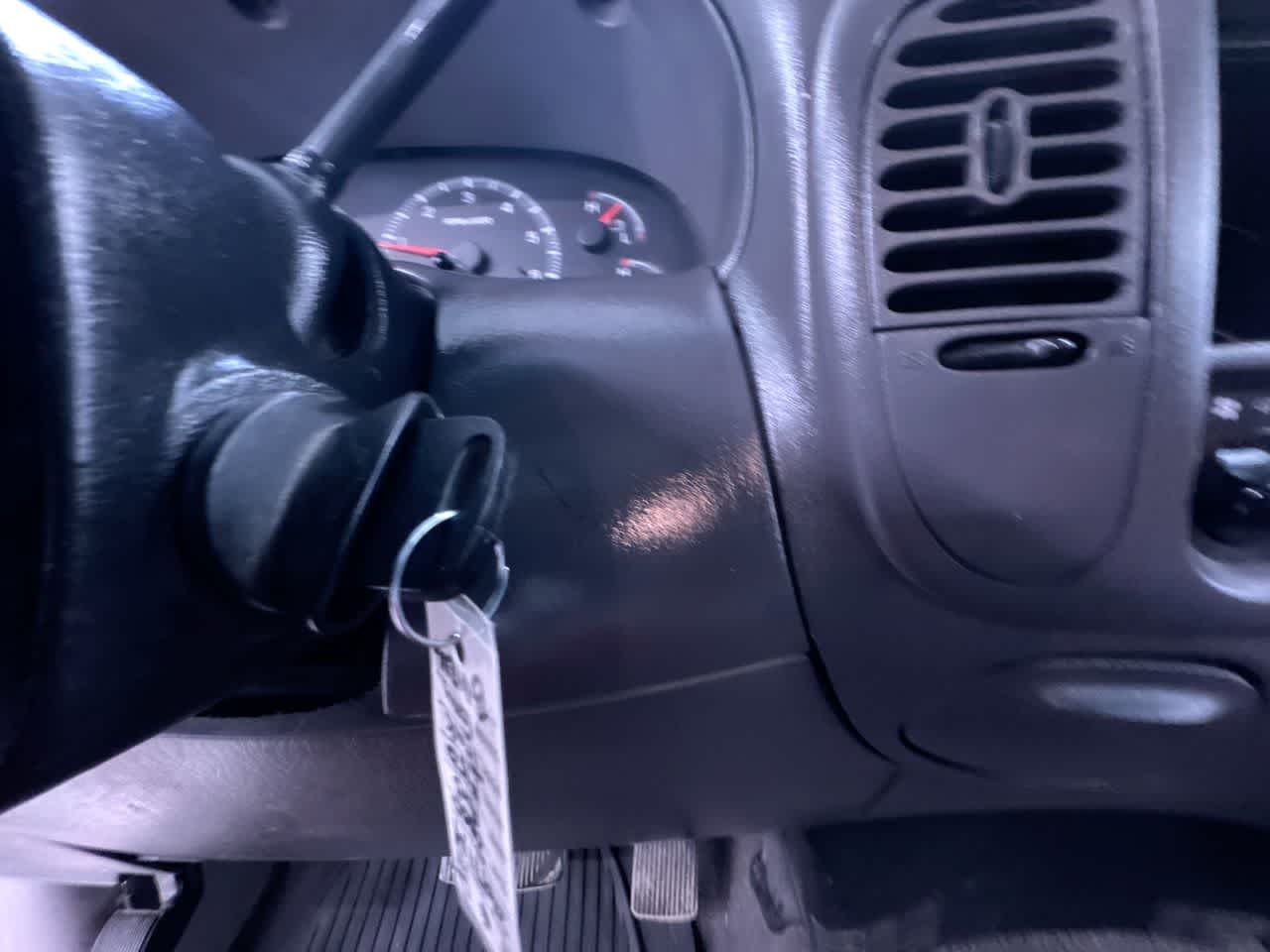 used 2000 Ford F-150 car, priced at $5,500