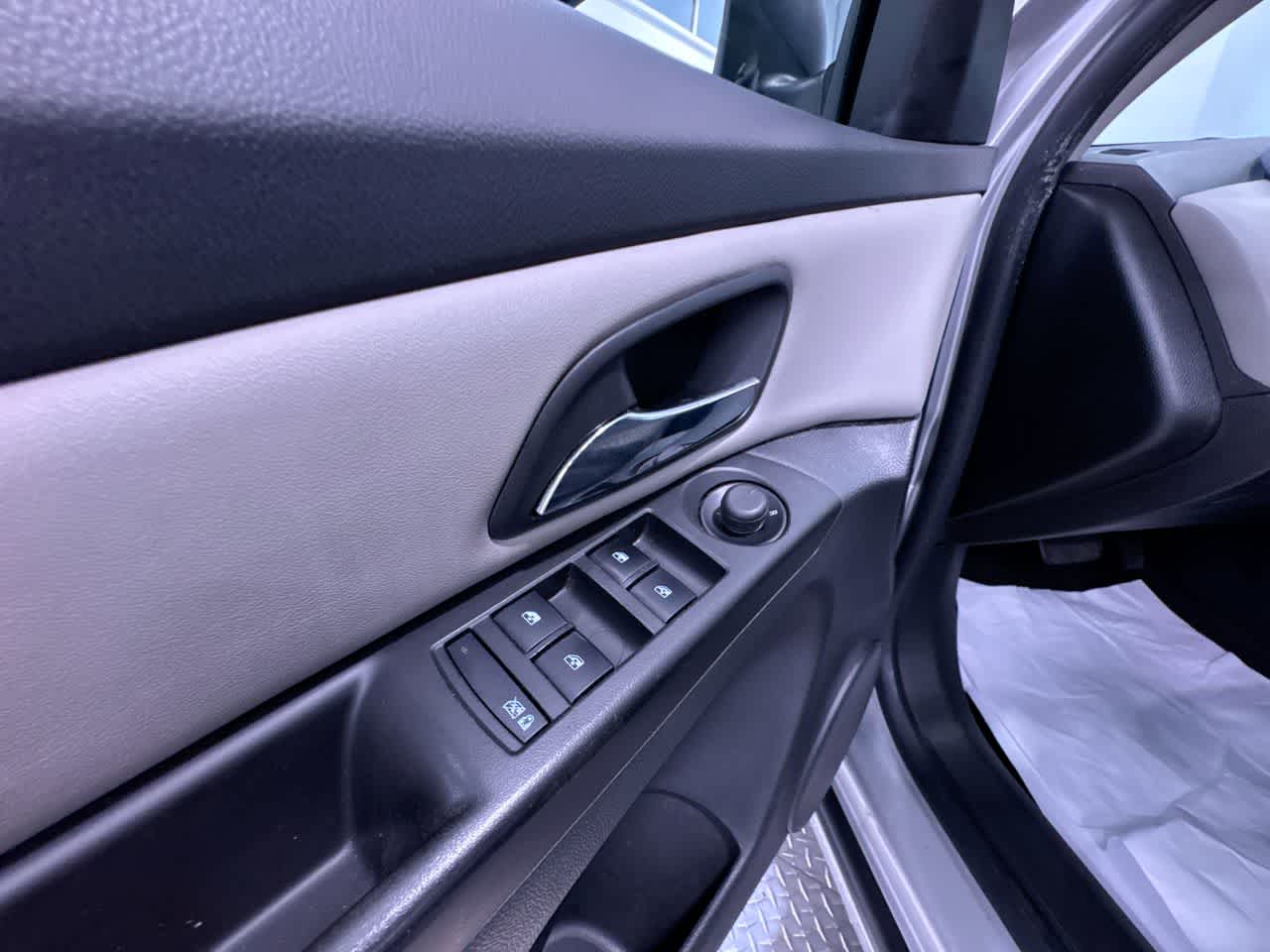 used 2014 Chevrolet Cruze car, priced at $8,248