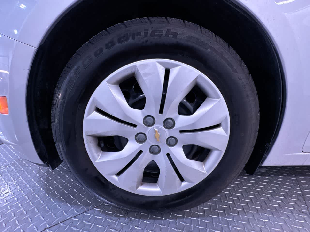 used 2014 Chevrolet Cruze car, priced at $8,248