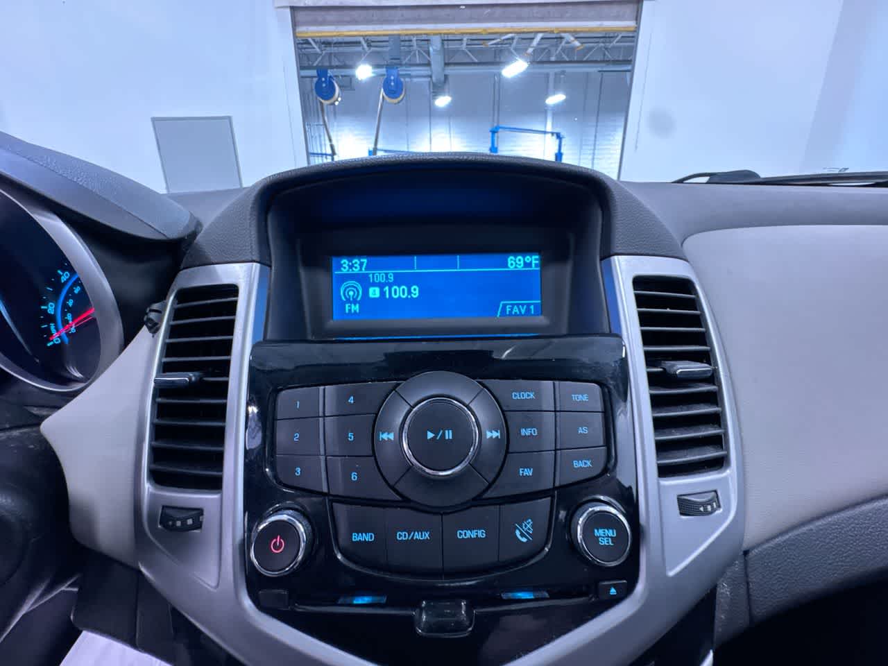 used 2014 Chevrolet Cruze car, priced at $8,248