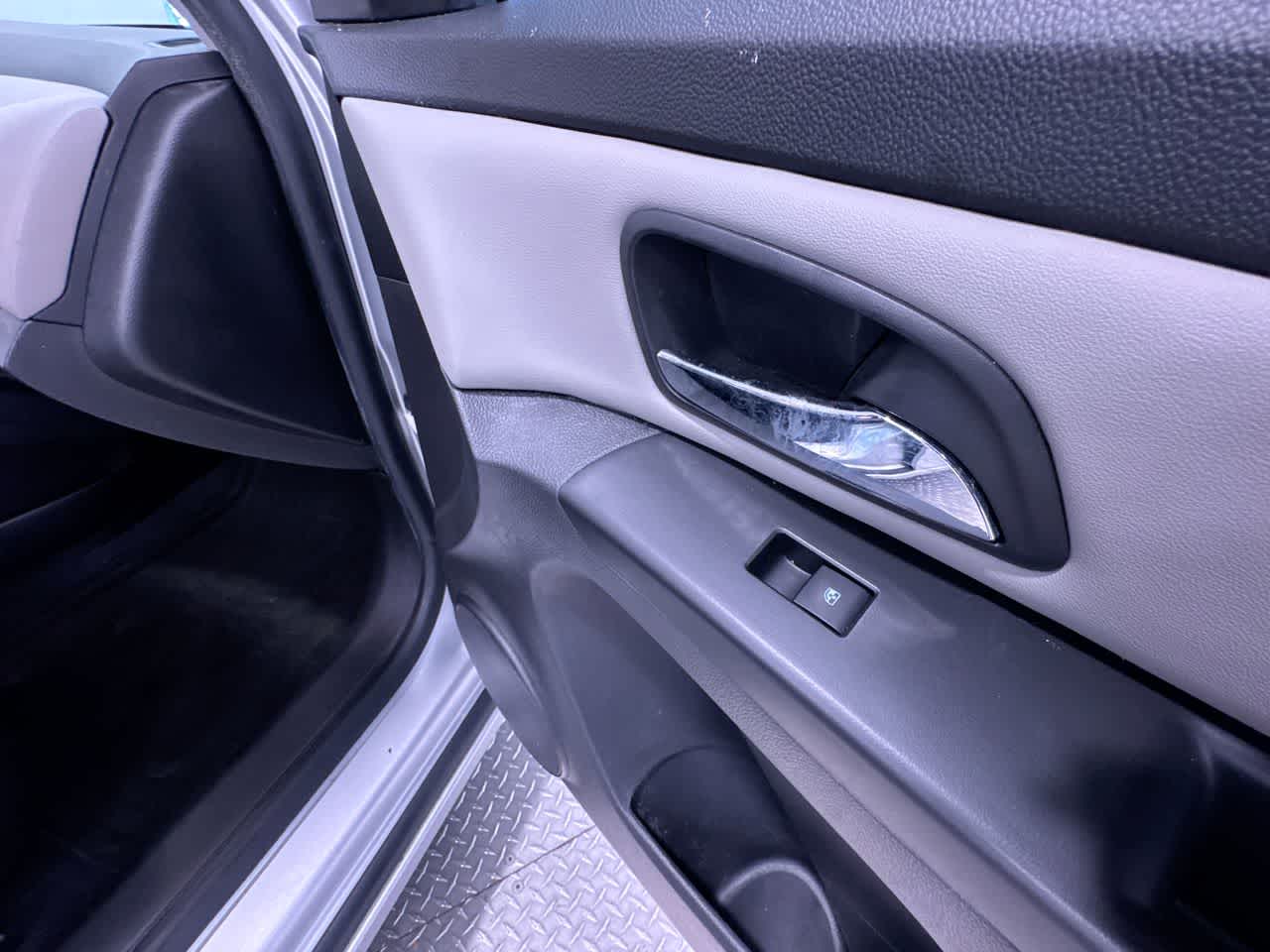 used 2014 Chevrolet Cruze car, priced at $8,248