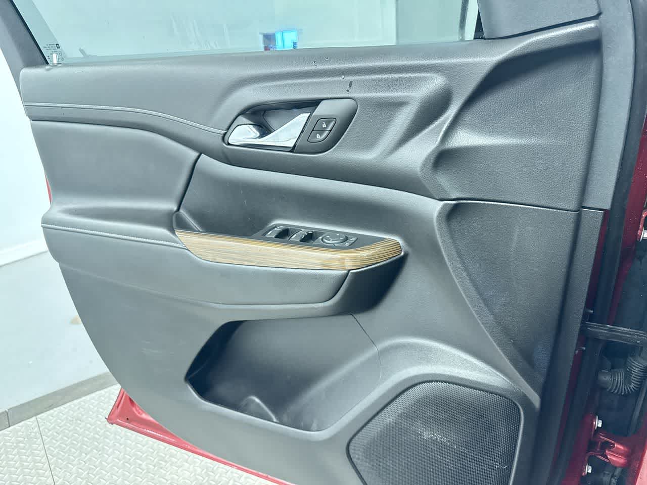 used 2023 GMC Acadia car, priced at $26,776