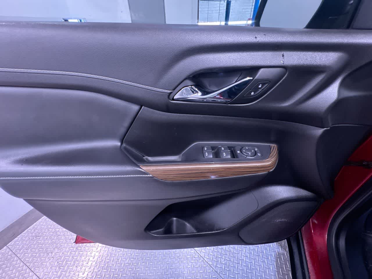 used 2023 GMC Acadia car, priced at $26,776