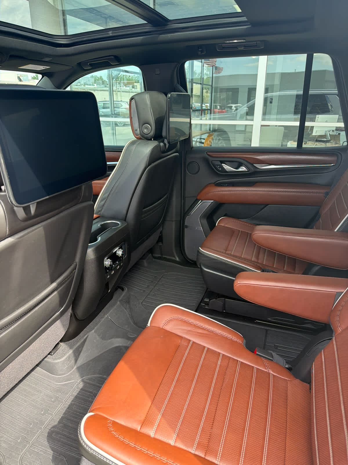 used 2024 GMC Yukon Denali Ultimate car, priced at $86,226