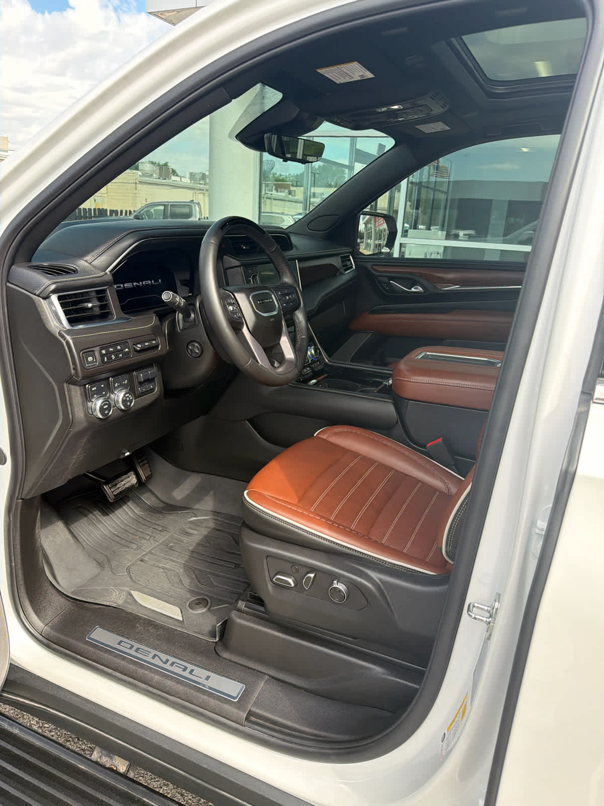 used 2024 GMC Yukon Denali Ultimate car, priced at $86,226