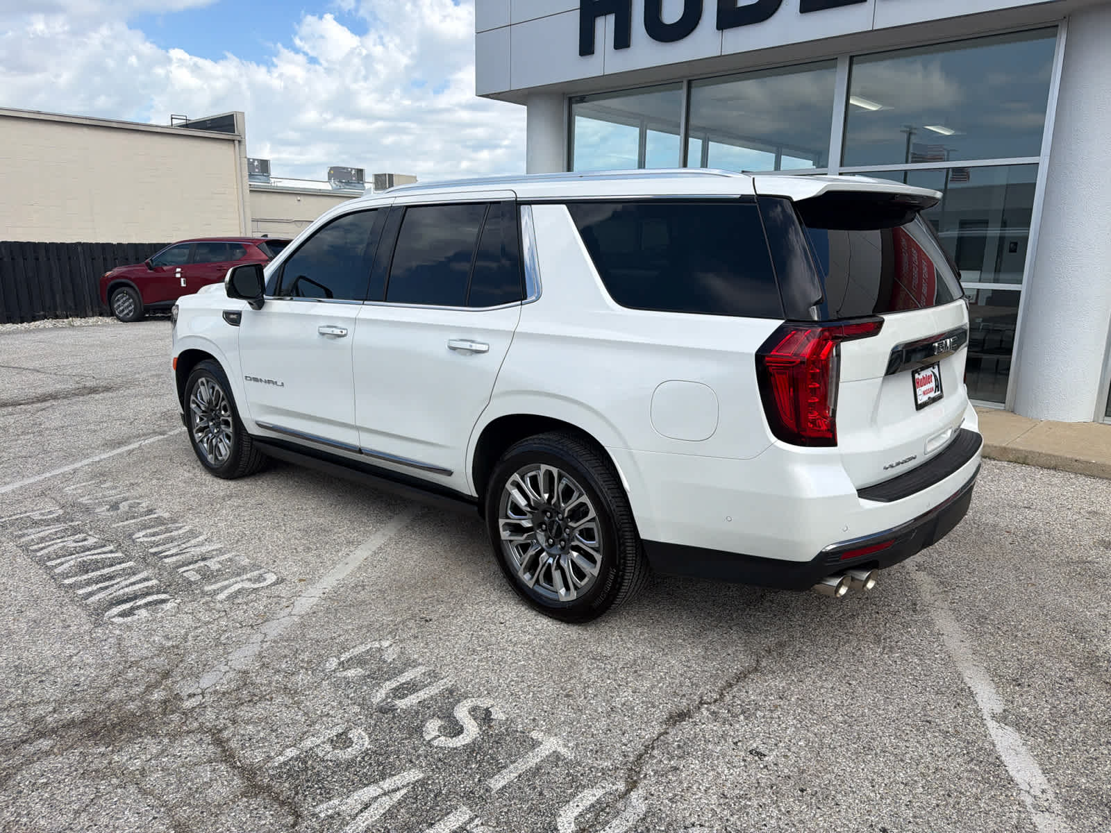 used 2024 GMC Yukon Denali Ultimate car, priced at $86,226