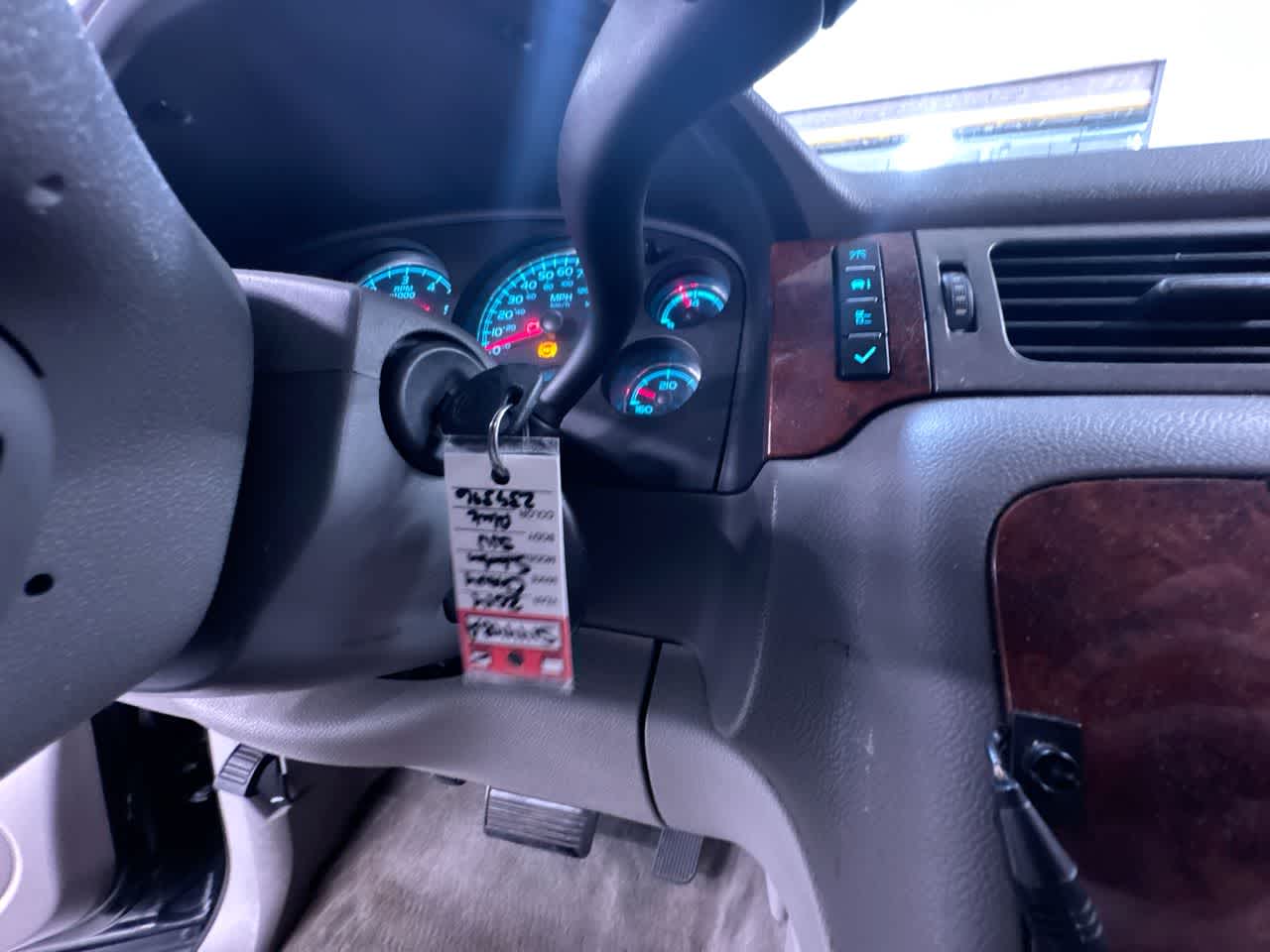 used 2014 Chevrolet Suburban car, priced at $5,150