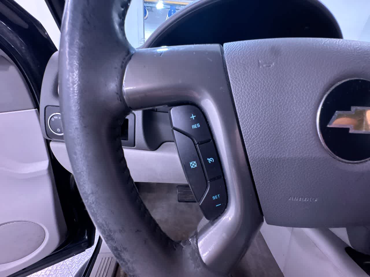 used 2014 Chevrolet Suburban car, priced at $5,150