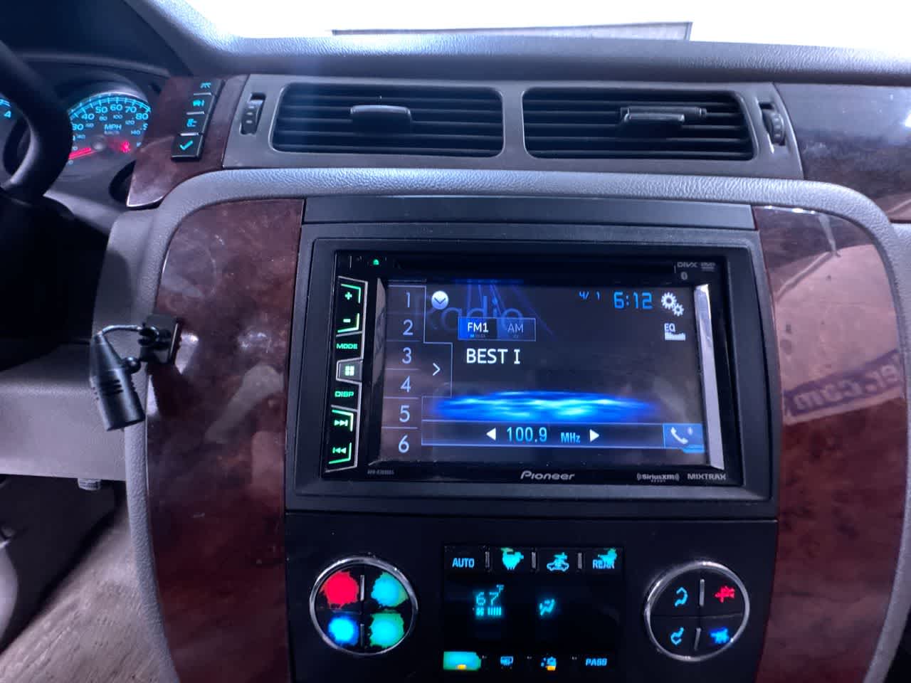 used 2014 Chevrolet Suburban car, priced at $5,150