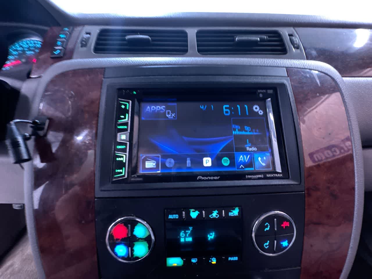 used 2014 Chevrolet Suburban car, priced at $5,150