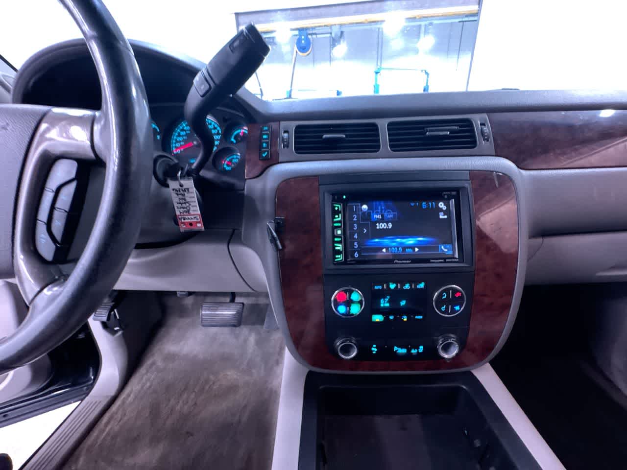 used 2014 Chevrolet Suburban car, priced at $5,150