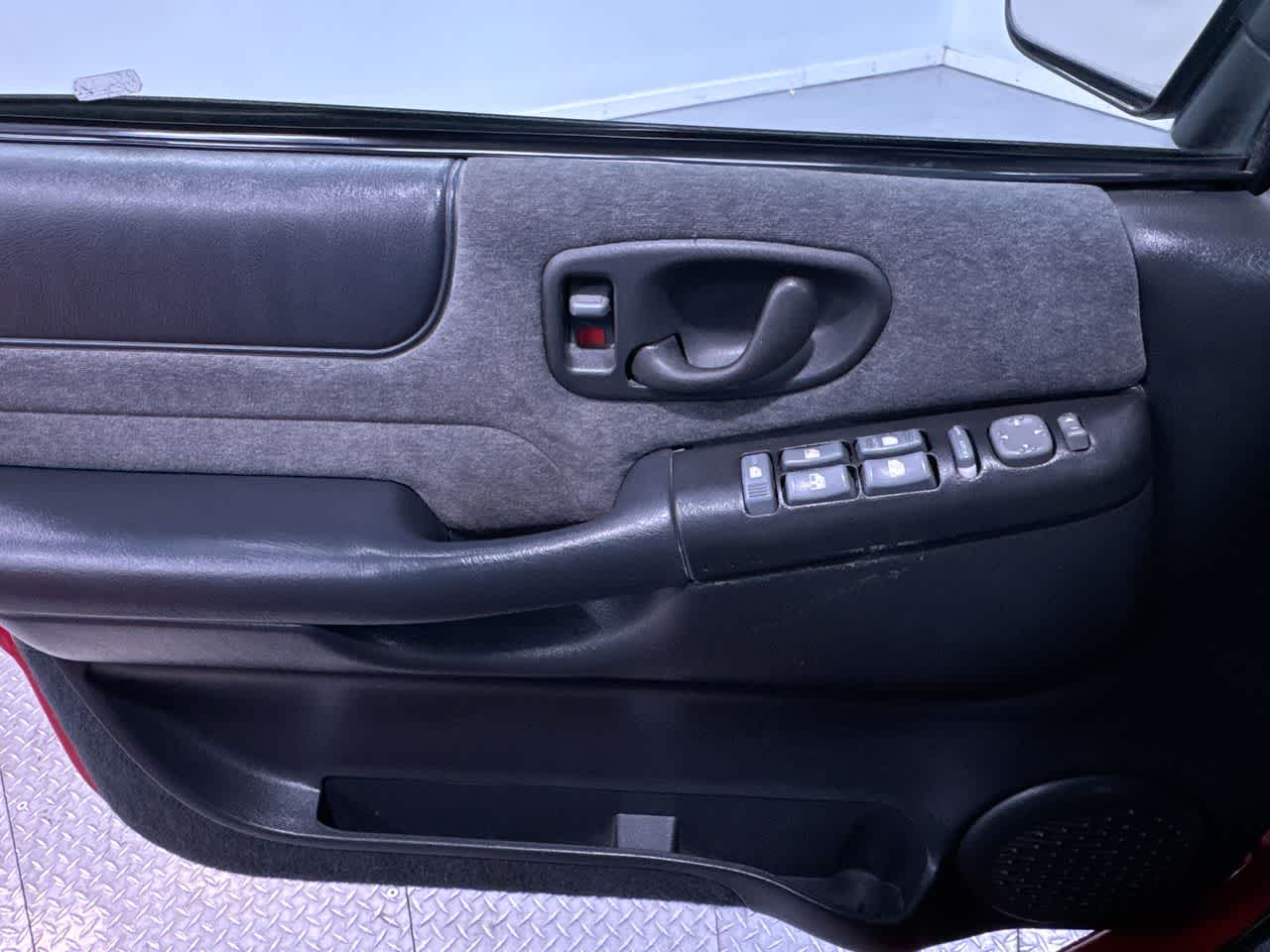 used 2002 GMC Sonoma car, priced at $7,777