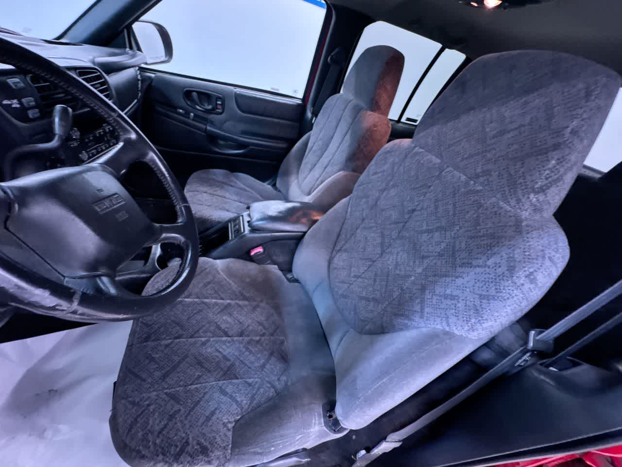 used 2002 GMC Sonoma car, priced at $7,777