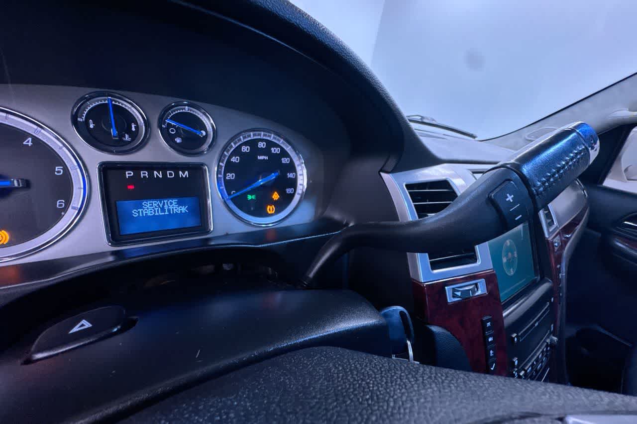 used 2009 Cadillac Escalade car, priced at $7,777