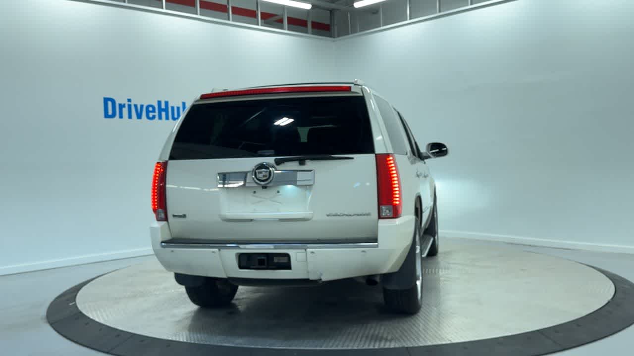 used 2009 Cadillac Escalade car, priced at $7,777