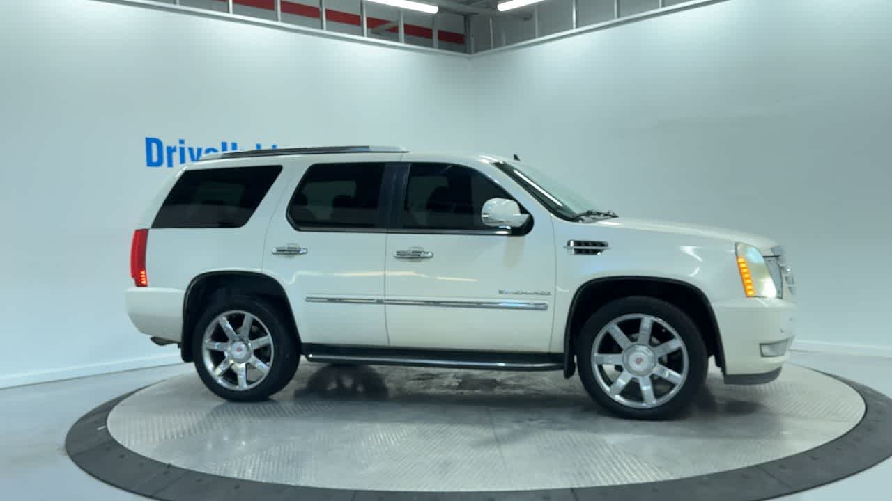 used 2009 Cadillac Escalade car, priced at $7,777